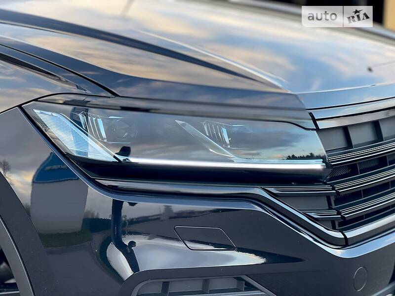 Внедорожник / Кроссовер Volkswagen Touareg 2021 в Киеве