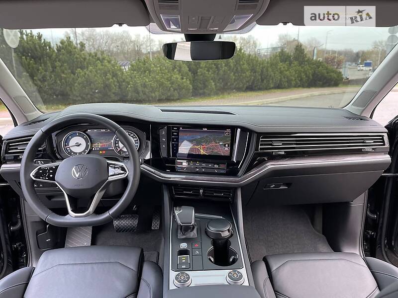 Внедорожник / Кроссовер Volkswagen Touareg 2021 в Киеве