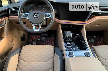 Позашляховик / Кросовер Volkswagen Touareg 2019 в Києві