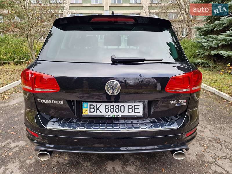 Позашляховик / Кросовер Volkswagen Touareg 2013 в Рівному
