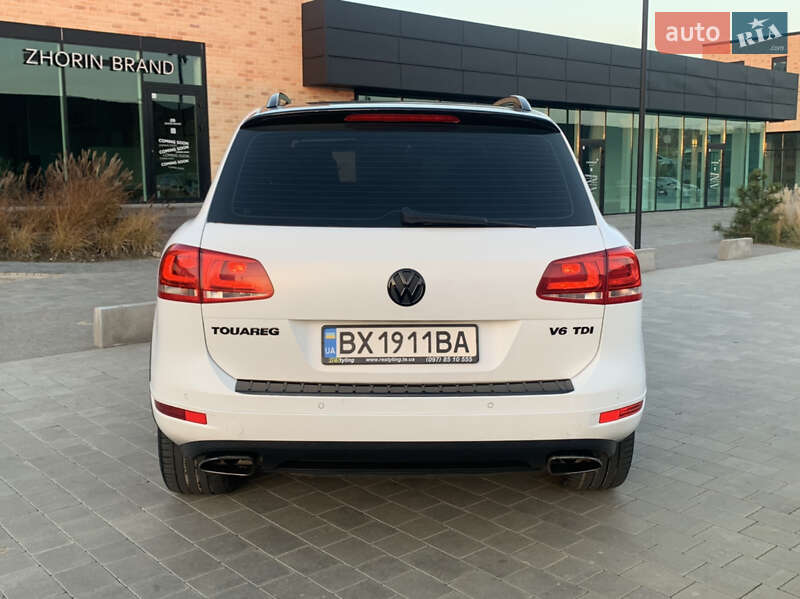 Внедорожник / Кроссовер Volkswagen Touareg 2012 в Хмельницком