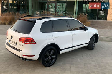 Внедорожник / Кроссовер Volkswagen Touareg 2012 в Хмельницком