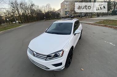 Внедорожник / Кроссовер Volkswagen Touareg 2016 в Харькове