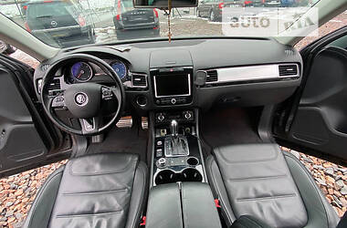 Позашляховик / Кросовер Volkswagen Touareg 2012 в Рівному