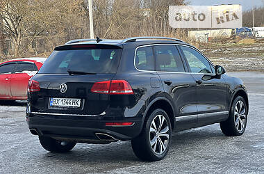Внедорожник / Кроссовер Volkswagen Touareg 2010 в 
