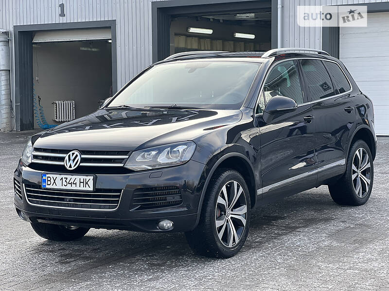 Внедорожник / Кроссовер Volkswagen Touareg 2010 в 