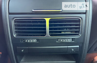 Внедорожник / Кроссовер Volkswagen Touareg 2010 в 