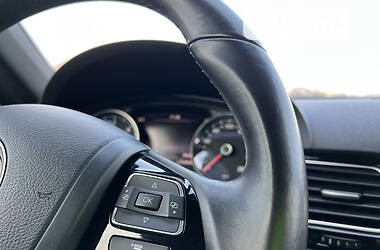 Внедорожник / Кроссовер Volkswagen Touareg 2010 в 
