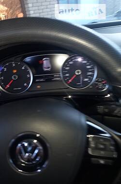 Внедорожник / Кроссовер Volkswagen Touareg 2016 в Знаменке