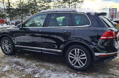 Внедорожник / Кроссовер Volkswagen Touareg 2015 в Львове