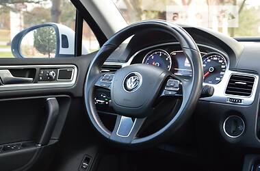 Внедорожник / Кроссовер Volkswagen Touareg 2015 в Дрогобыче
