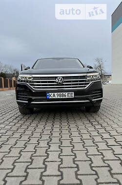 Внедорожник / Кроссовер Volkswagen Touareg 2021 в Киеве