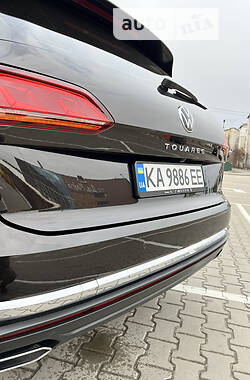 Внедорожник / Кроссовер Volkswagen Touareg 2021 в Киеве