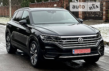 Внедорожник / Кроссовер Volkswagen Touareg 2018 в Ровно