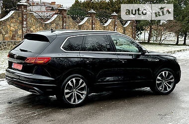Внедорожник / Кроссовер Volkswagen Touareg 2018 в Ровно