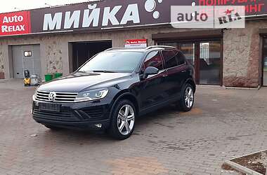 Позашляховик / Кросовер Volkswagen Touareg 2015 в Миколаєві