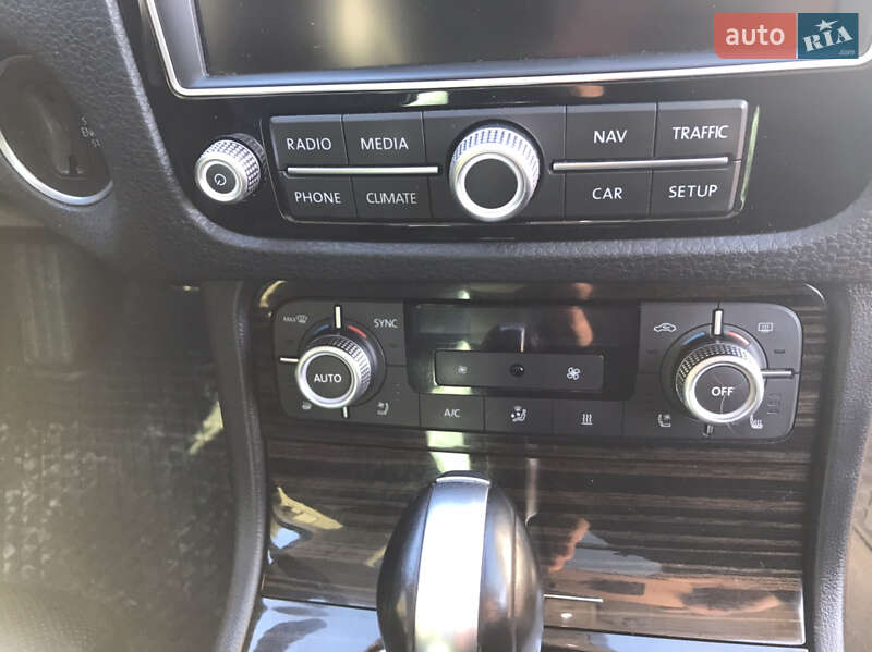 Позашляховик / Кросовер Volkswagen Touareg 2014 в Верховині