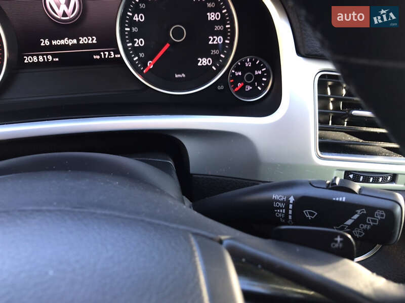 Позашляховик / Кросовер Volkswagen Touareg 2014 в Верховині