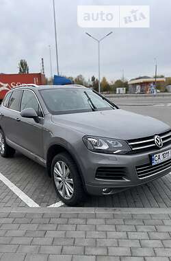 Внедорожник / Кроссовер Volkswagen Touareg 2010 в 