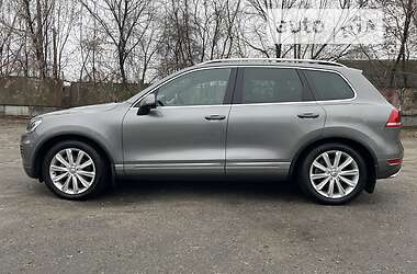 Внедорожник / Кроссовер Volkswagen Touareg 2010 в 