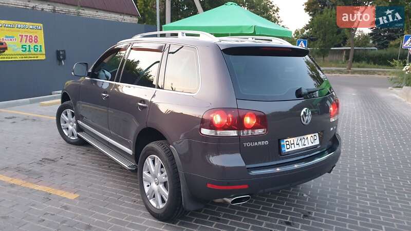 Внедорожник / Кроссовер Volkswagen Touareg 2010 в Хусте