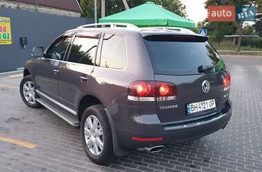 Внедорожник / Кроссовер Volkswagen Touareg 2010 в Хусте