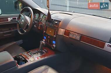 Внедорожник / Кроссовер Volkswagen Touareg 2010 в 