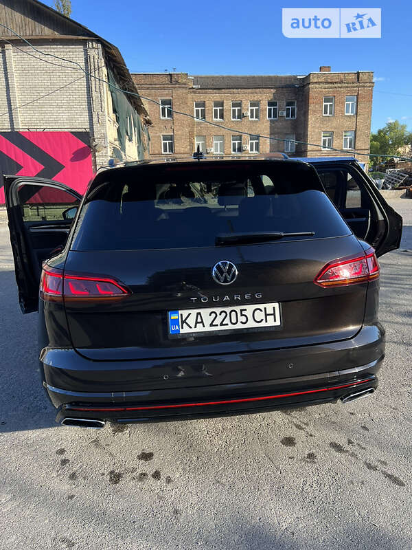 Позашляховик / Кросовер Volkswagen Touareg 2021 в Софіївській Борщагівці