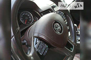 Внедорожник / Кроссовер Volkswagen Touareg 2011 в Корце