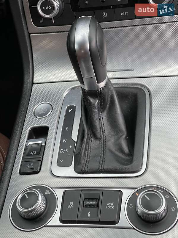 Внедорожник / Кроссовер Volkswagen Touareg 2015 в Киеве фото 18 Внедорожник / Кроссовер Volkswagen Touareg 2015 в Киеве