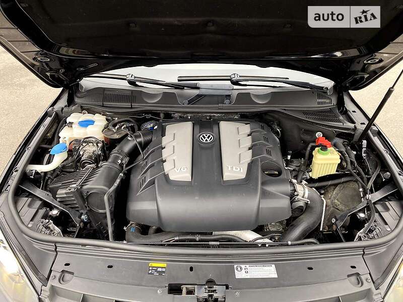 Позашляховик / Кросовер Volkswagen Touareg 2014 в Києві