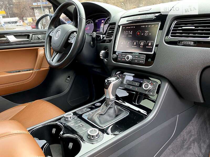 Позашляховик / Кросовер Volkswagen Touareg 2014 в Києві