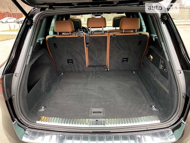 Позашляховик / Кросовер Volkswagen Touareg 2014 в Києві