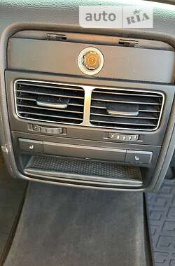 Позашляховик / Кросовер Volkswagen Touareg 2012 в 