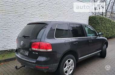 Внедорожник / Кроссовер Volkswagen Touareg 2004 в Романове