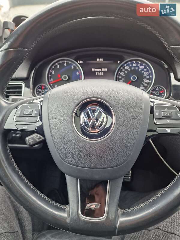 Внедорожник / Кроссовер Volkswagen Touareg 2013 в Киеве фото 11 Внедорожник / Кроссовер Volkswagen Touareg 2013 в Киеве