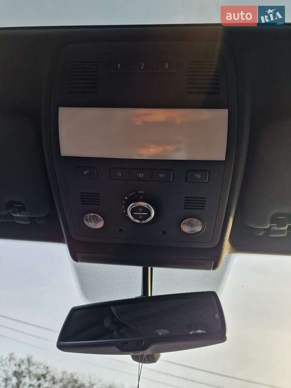 Внедорожник / Кроссовер Volkswagen Touareg 2013 в Киеве фото 15 Внедорожник / Кроссовер Volkswagen Touareg 2013 в Киеве