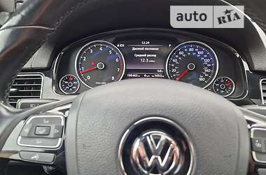 Позашляховик / Кросовер Volkswagen Touareg 2013 в Києві