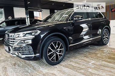 Внедорожник / Кроссовер Volkswagen Touareg 2022 в Киеве