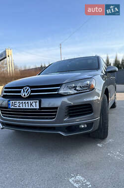 Внедорожник / Кроссовер Volkswagen Touareg 2013 в 