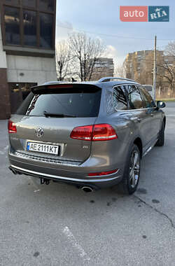 Внедорожник / Кроссовер Volkswagen Touareg 2013 в 