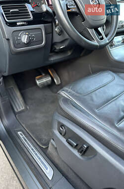 Внедорожник / Кроссовер Volkswagen Touareg 2013 в 