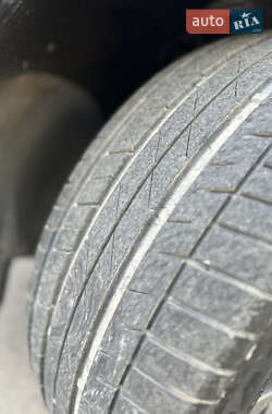 Внедорожник / Кроссовер Volkswagen Touareg 2013 в 