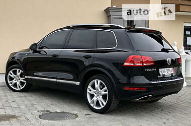 Внедорожник / Кроссовер Volkswagen Touareg 2011 в 