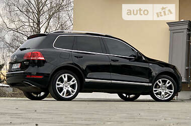 Внедорожник / Кроссовер Volkswagen Touareg 2011 в 