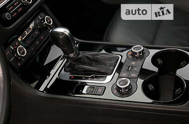 Внедорожник / Кроссовер Volkswagen Touareg 2011 в 