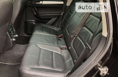 Внедорожник / Кроссовер Volkswagen Touareg 2011 в 