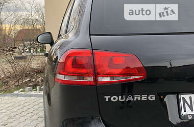 Внедорожник / Кроссовер Volkswagen Touareg 2011 в 