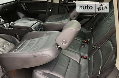 Внедорожник / Кроссовер Volkswagen Touareg 2011 в 