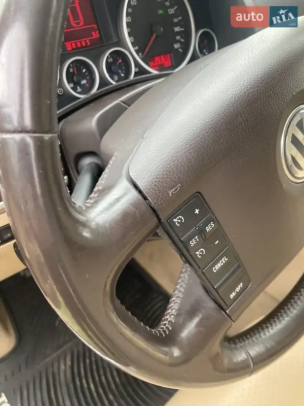 Внедорожник / Кроссовер Volkswagen Touareg 2010 в 